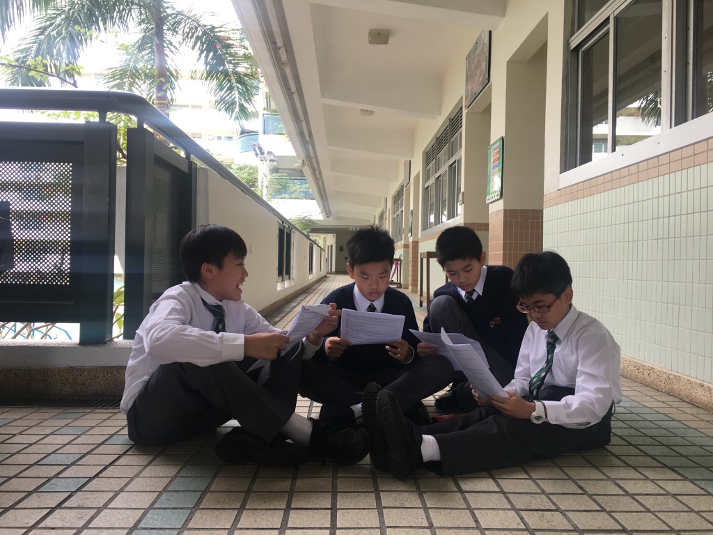 英華書院重視品格培養,希望學生保持謙卑,並懷有感恩的心。