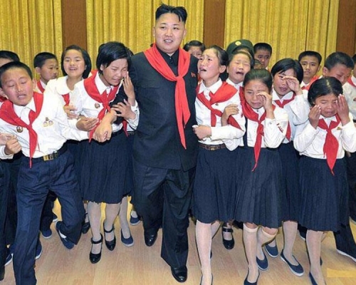 金正恩买性感内衣送处女团。网上图片