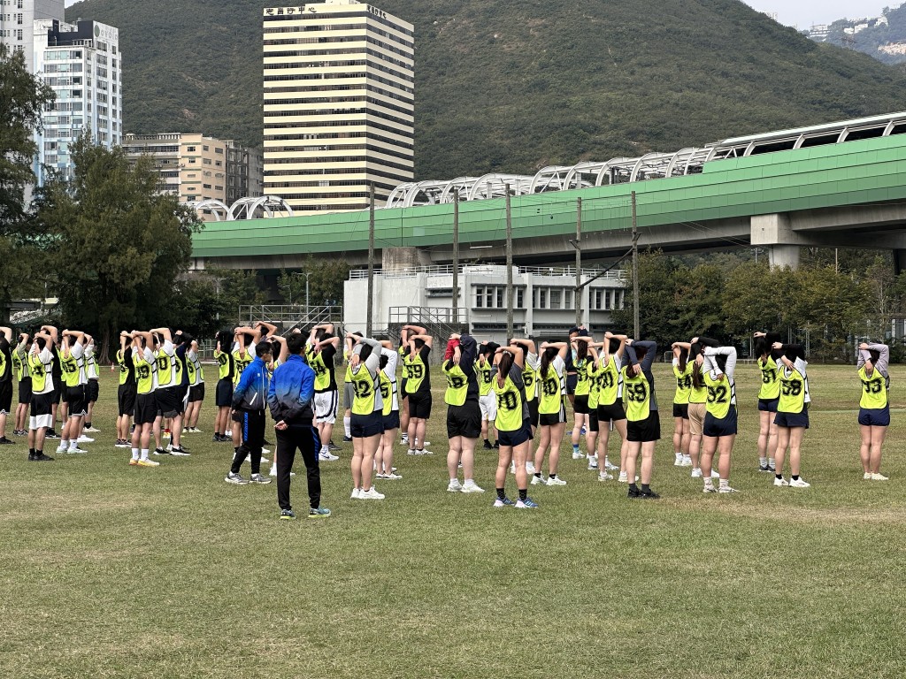 參加者即場考體能測試。梁國峰攝