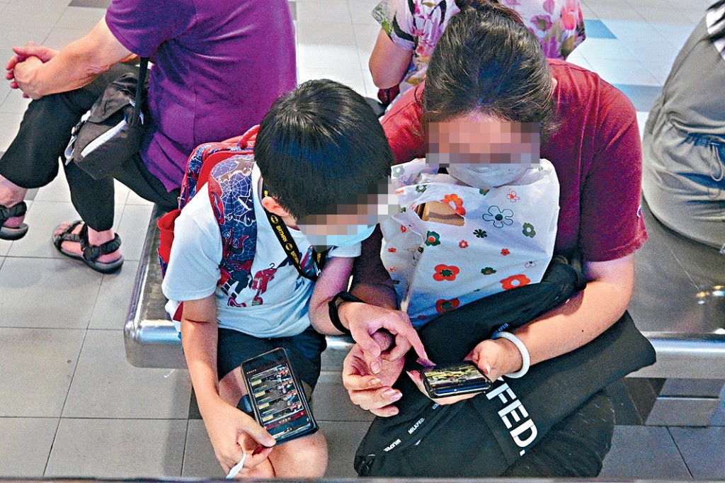 家長應投入更多時間陪伴子女，以及早識別不良影片內容。