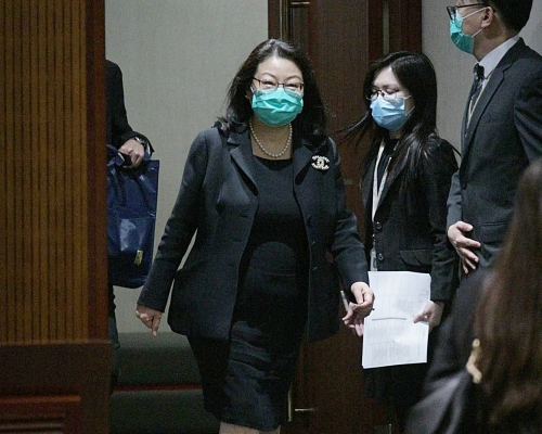 郑若骅出席立法会司法及法律事务委员会。