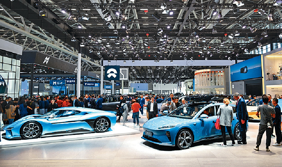 ■新能源汽车已成为推动中国经济和社会下一阶段高质量发展的主引擎。

