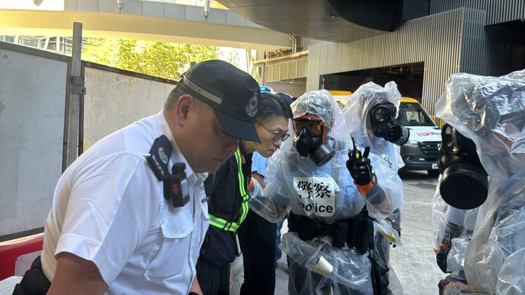 演習模擬科學園內的實驗室發生化學品洩漏，導致多人不適。