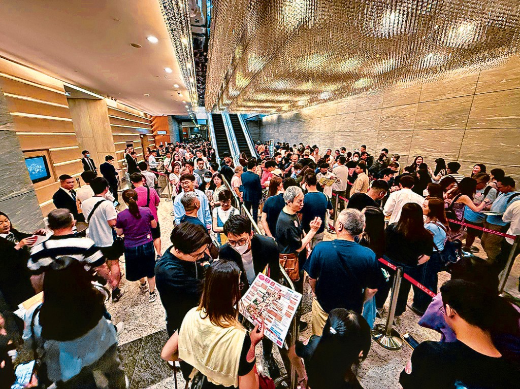 今年首10個月新盤大手客成交按年增逾16%，當中西沙SIERRA SEA涉及的單位最多。