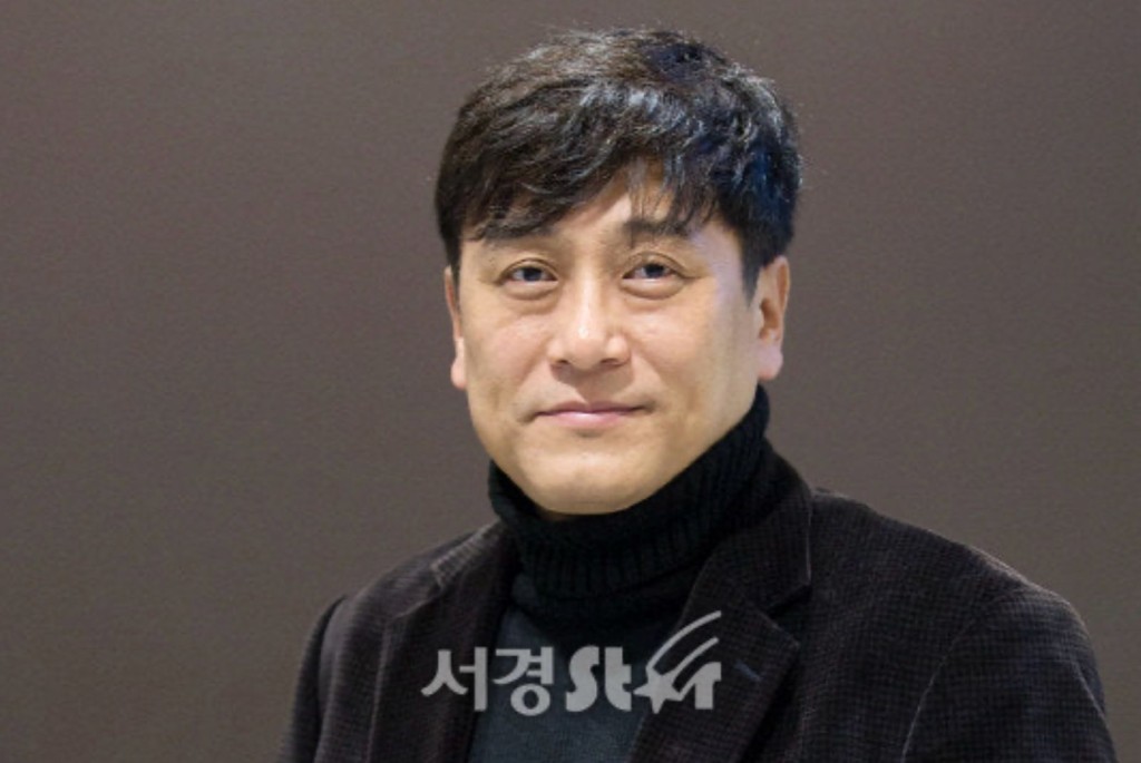 導演許哲指曾被趙震雄毆打。