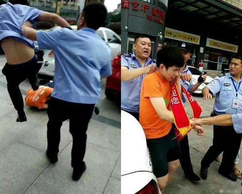 有城管跳起飛踢男生。