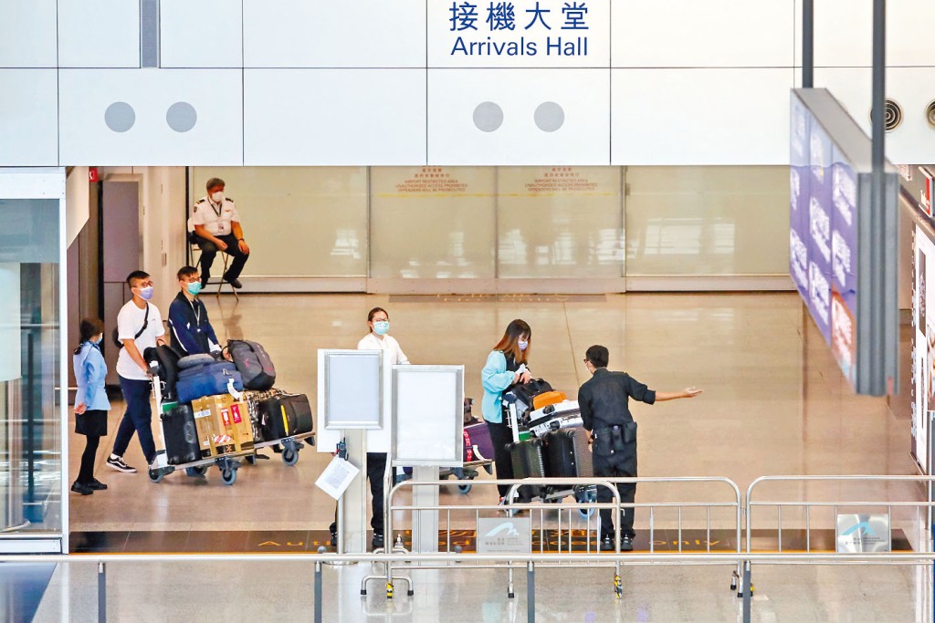 ■專家指機場地勤確診Delta變種病毒屬挑戰,建議加強外防輸入措施。