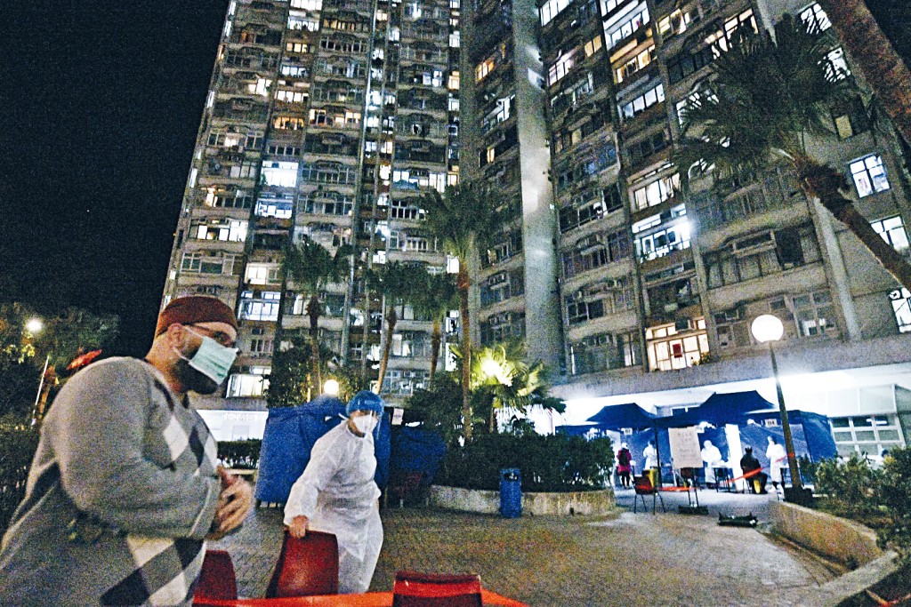■柴灣景翠苑多人確診，全座居民被要求強制檢疫。