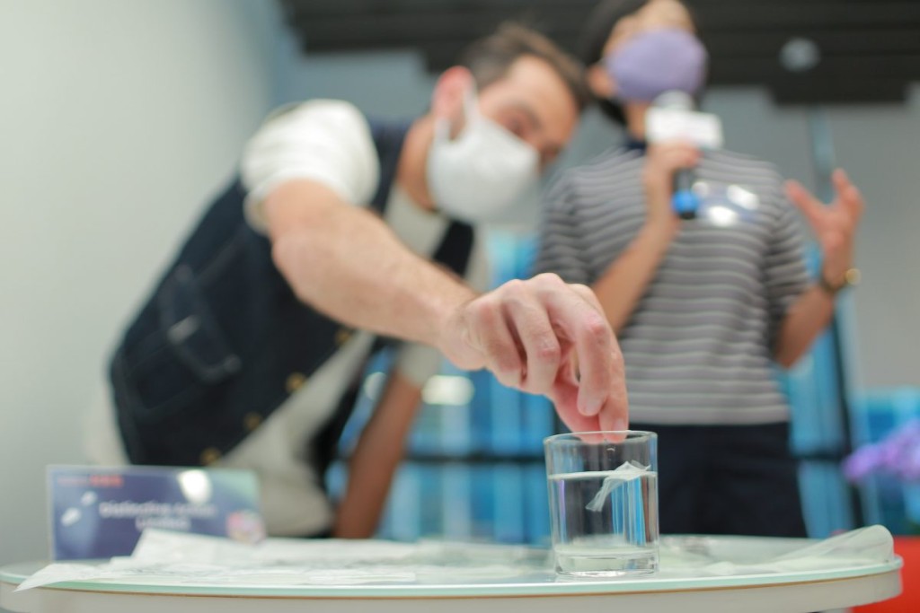 初创公司Distinctive Action以水溶性物料设计环保胶袋Invisible Bag,以创新包装推出本地市场。 初创公司Distinctive Action以水溶性物料设计环保胶袋Invisible Bag,以创新包装推出本地市场。