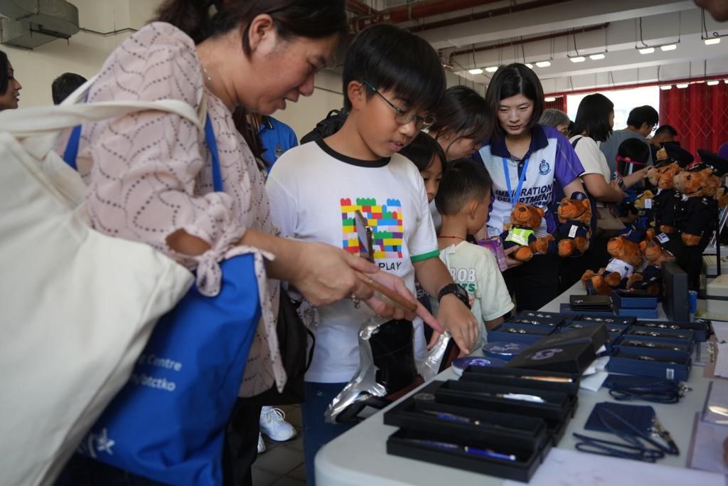 市民可於周三至周五（9月11日至13日）在香港消防處流動應用程式登記索取免費入場券，同享國慶喜悅。圖為去年活動情況。