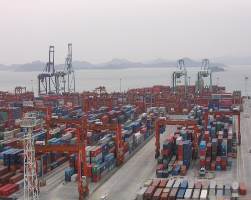 鹽田局部停擺導致國內運費暴升，從上海到荷蘭鹿特丹的貨櫃運費同比增長近7倍。資料圖片