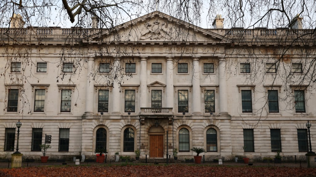 英國政府批准在倫敦興建中國「超級大使館」。路透社