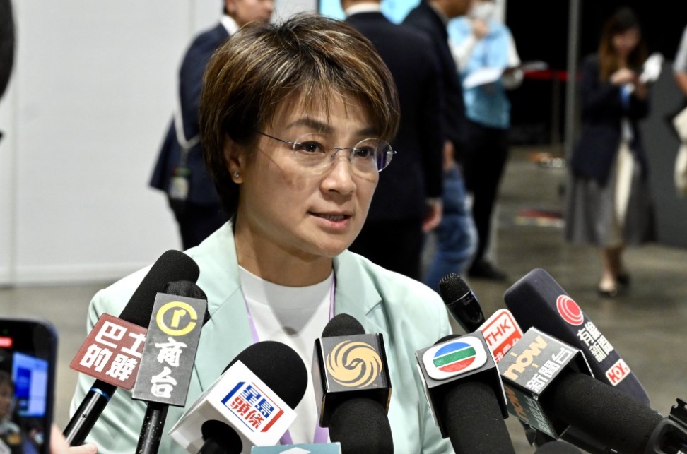 方國珊第六度參選，終於如願進入立法會。