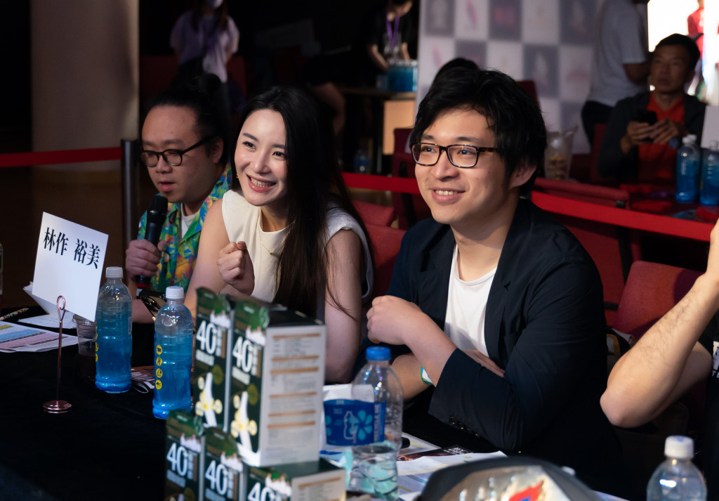 林作(右)和裕美擔任首屆Shoot Girl選舉評審和頒獎嘉賓。中國香港綜合搏擊總會圖片