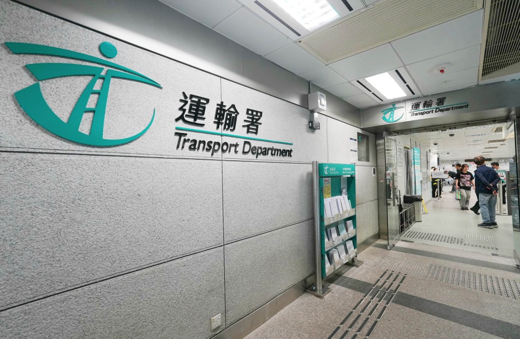 她指透露署方將積極探討利用AI技術，目標設立新平台，讓申請人預先網上遞交申請資料。