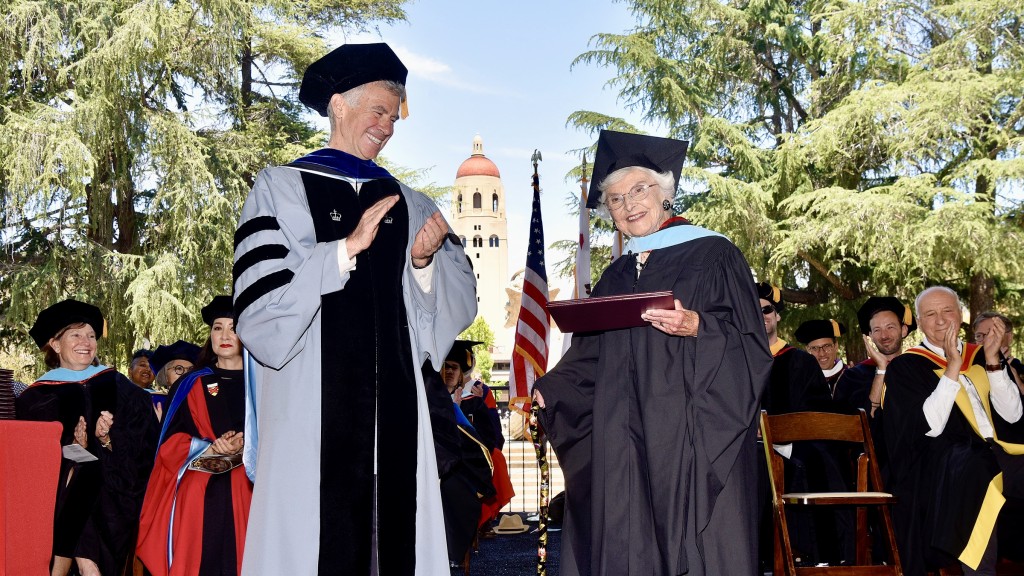 105歲的希斯洛普從史丹福大學取得教育學碩士學位。 Stanford GSE