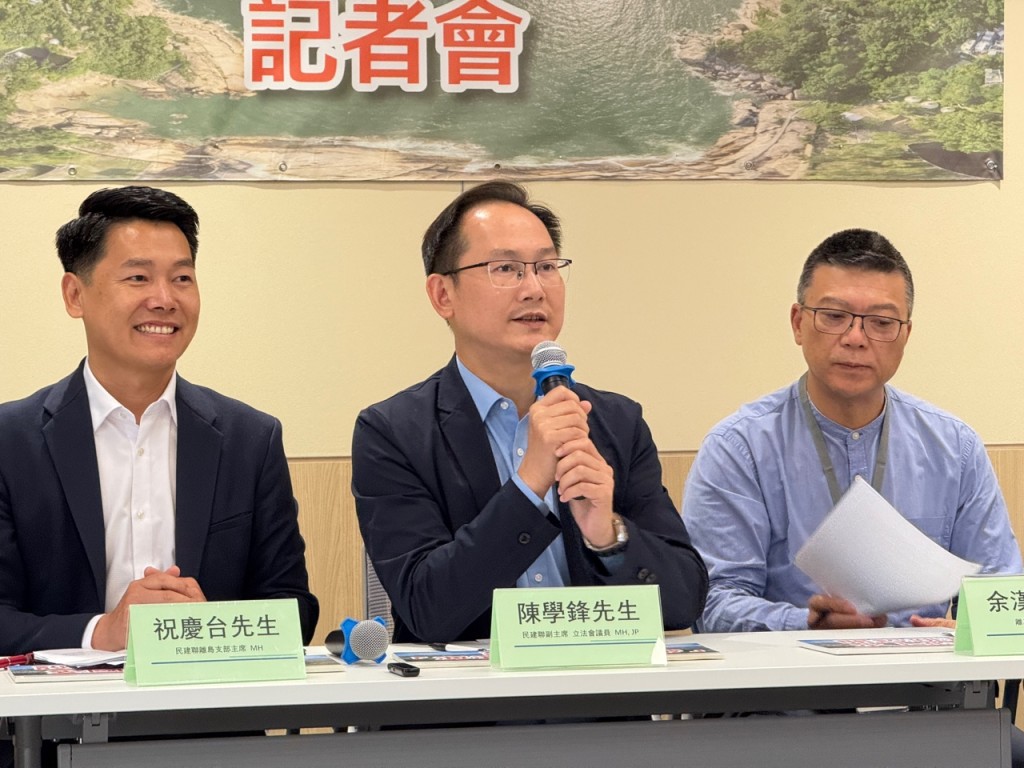 民建聯立法會議員陳學鋒表示,離島旅遊發展應以居民與旅客共融為目標。曹露尹攝 民建聯立法會議員陳學鋒表示,離島旅遊發展應以居民與旅客共融為目標。曹露尹攝