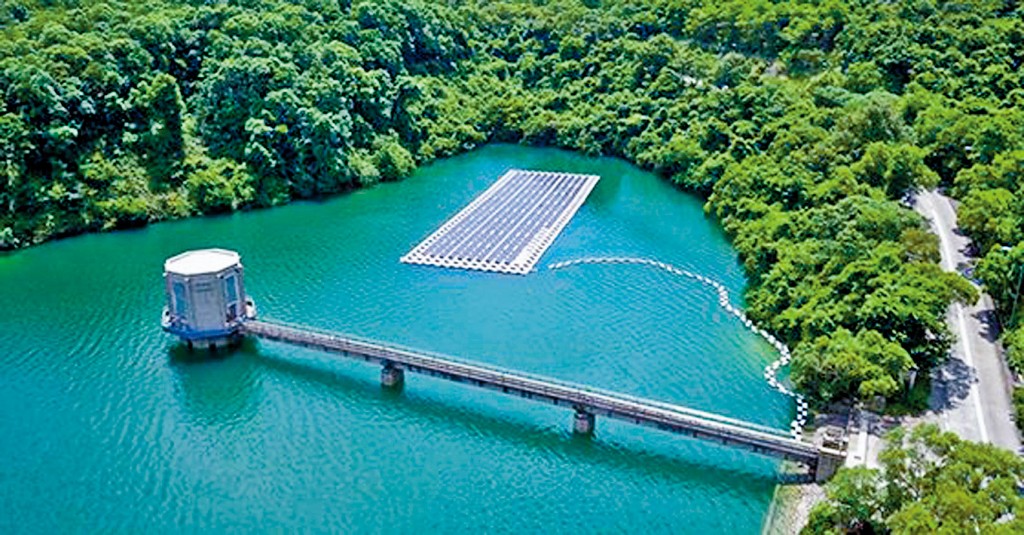水務署近年於3個水塘進行太陽能發電先導計劃。