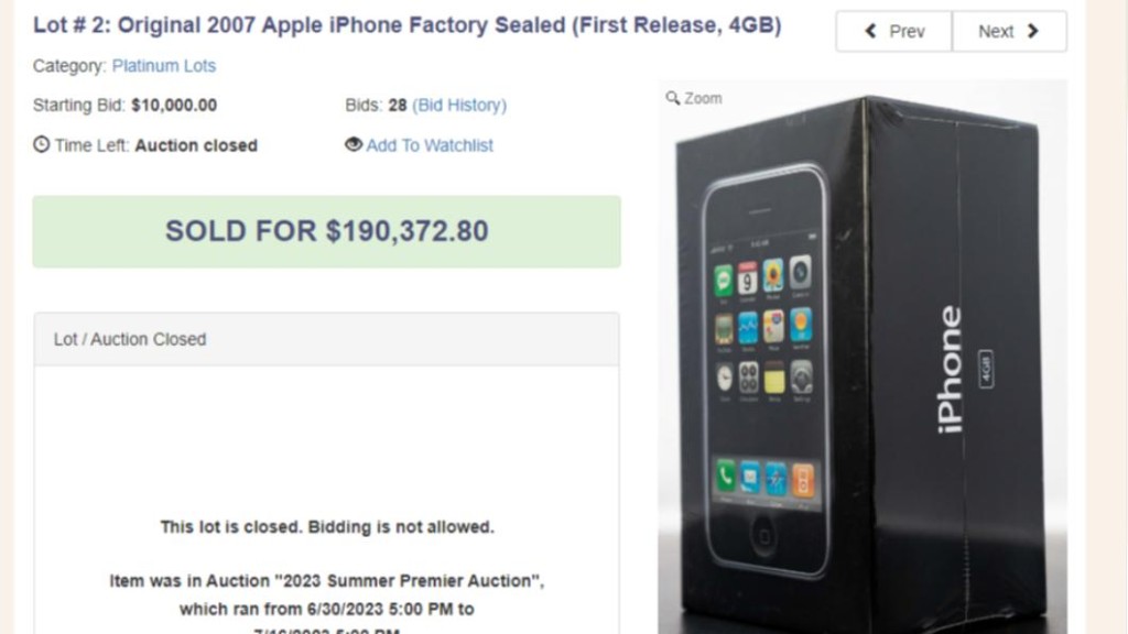 成功拍卖的初代iPhone，16年来未曾拆封。（Auctions网页截图）