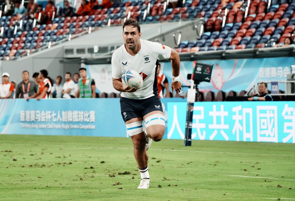 港男子隊在首戰擊敗勁敵山東隊。