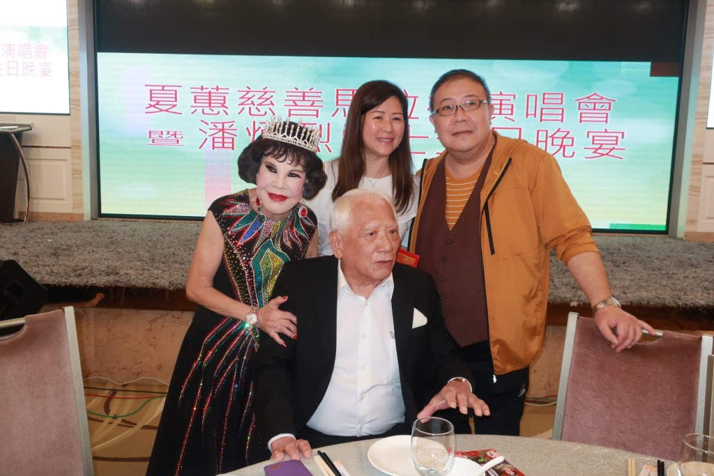 劉錫賢帶埋未婚妻現身。