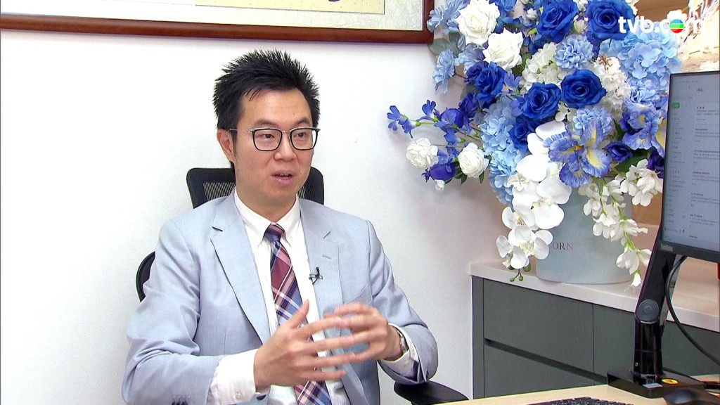 TVB节目《医生,你有病?》第四集,主角是2006年的会考“十优状元”余思远医生。 TVB节目《医生,你有病?》第四集,主角是2006年的会考“十优状元”余思远医生。