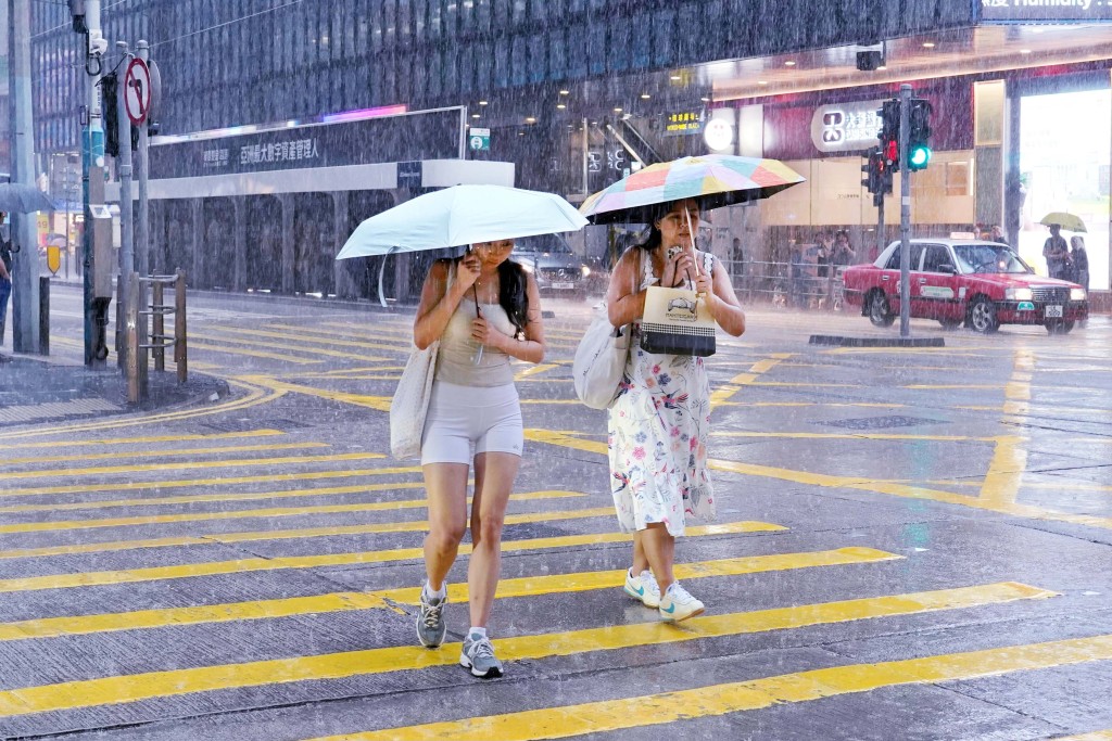 天文台指提前數小時、甚至一天預測在哪個位置及時間受暴雨影響，仍然是現今氣象界的一大挑戰。