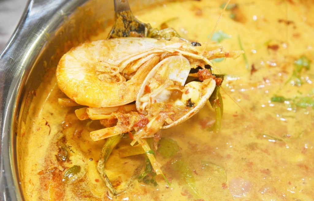 泰國冬蔭功鍋（$208）加入大量海鮮，在酸辣之中帶有濃濃鮮味。