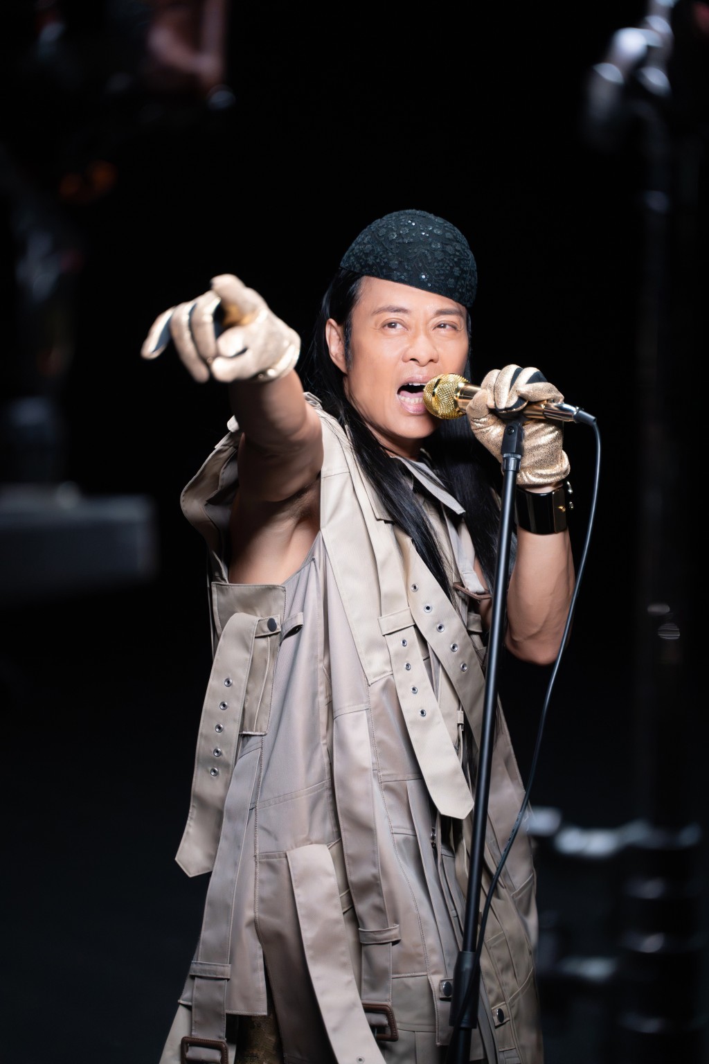 蔡一智拍MV時發生小意外。 蔡一智拍MV時發生小意外。