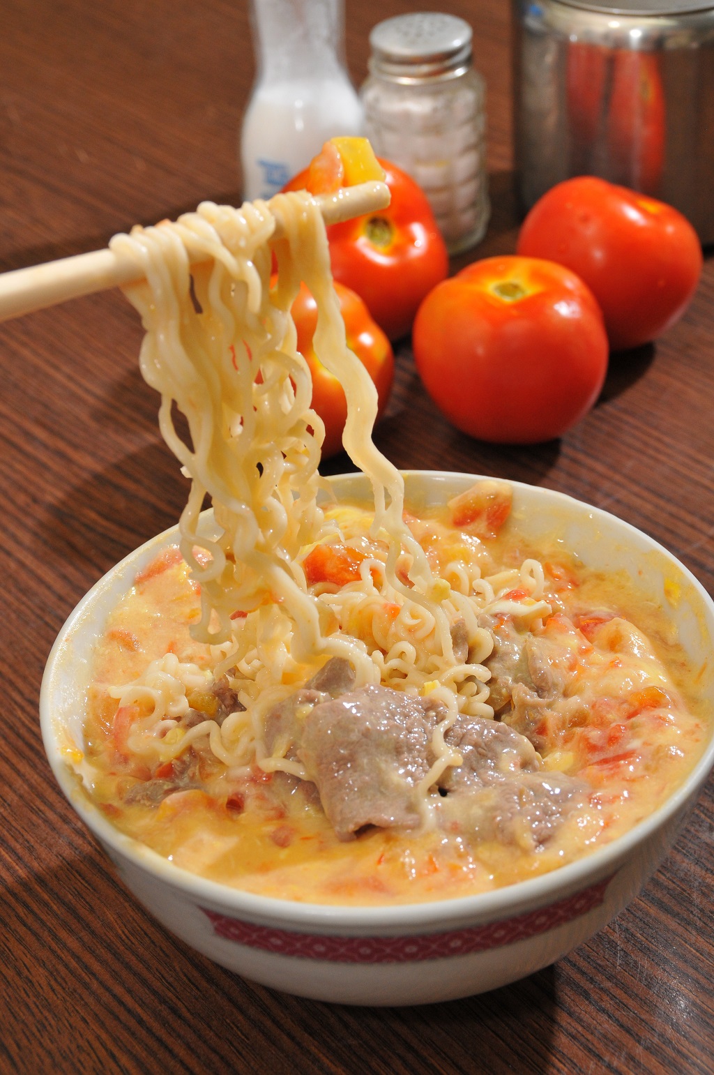 星座冰室獨門的蕃茄撈蛋牛肉麵