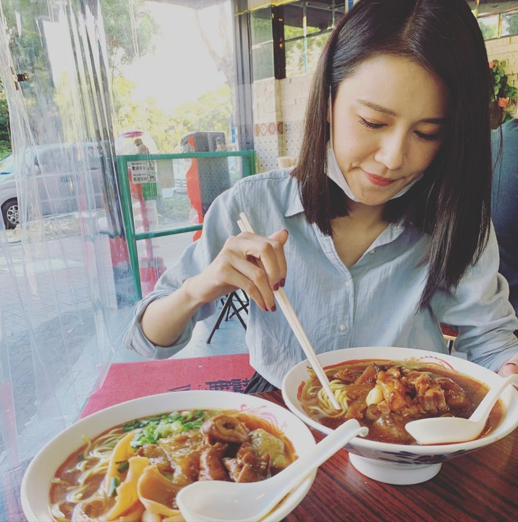 放閃又點會得翠如單方面,早幾日阿蕭都有出Post講老婆。
