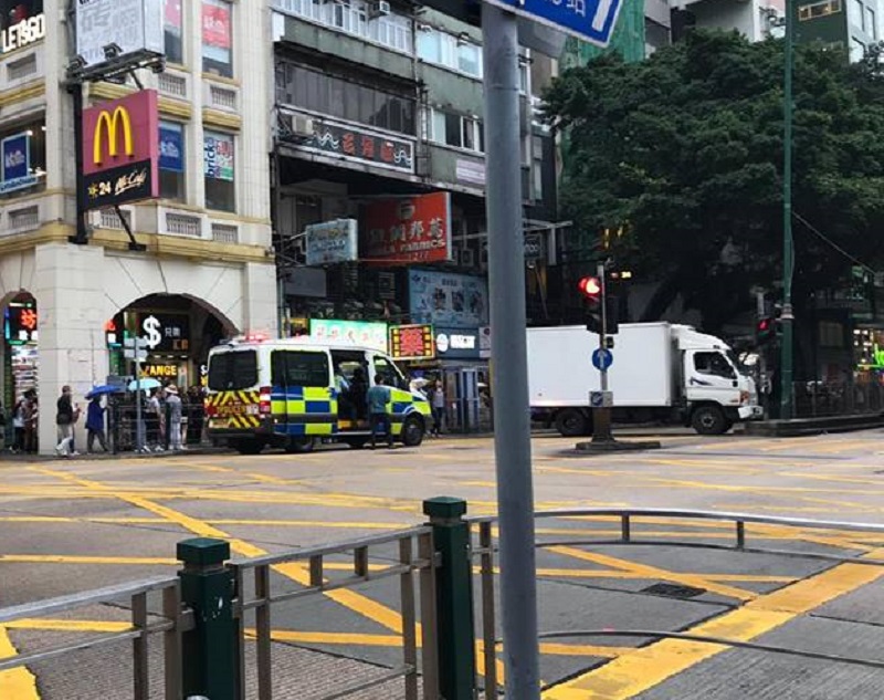 貨車失事橫臥馬路。突發事故報料區Stephen Law圖片