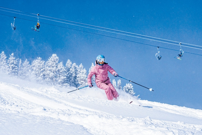 Aspen Snowmass雪質優良，配上最長五點三哩的滑雪道，堪稱是個滑雪天堂。