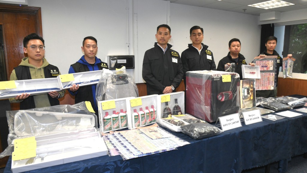 警拘4男涉多宗爆竊 家族3人掠酒樓夾萬名酒被捕 慣賊涉撬多區地舖捲閘落網