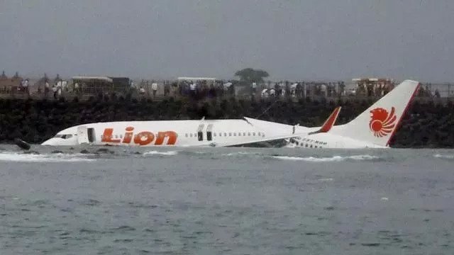 2018年，印尼獅子航空公司一架航班號為JT610的波音737 MAX 8型客機從雅加達起飛後墜海。