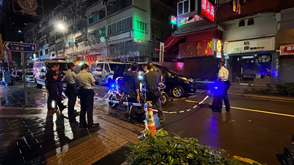 警員荃灣拘捕兩名男子。