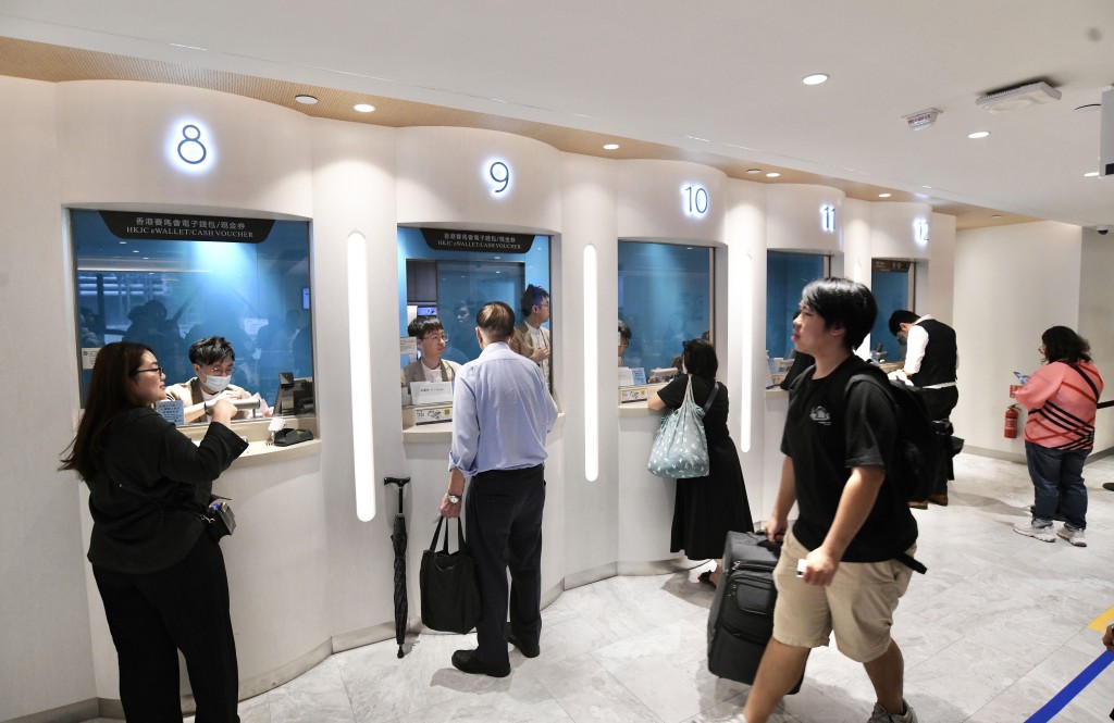 六合彩幸運二金多寶6月17日舉行。 六合彩幸運二金多寶6月17日舉行。