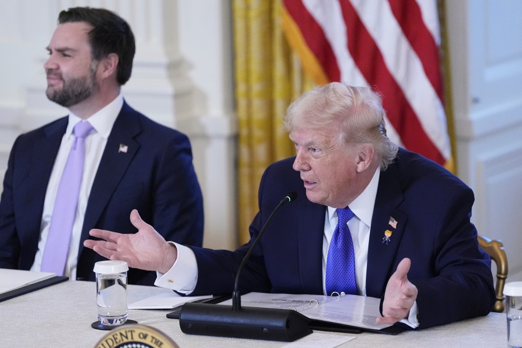 特朗普指中俄船艦在格陵蘭周邊出現。美聯社