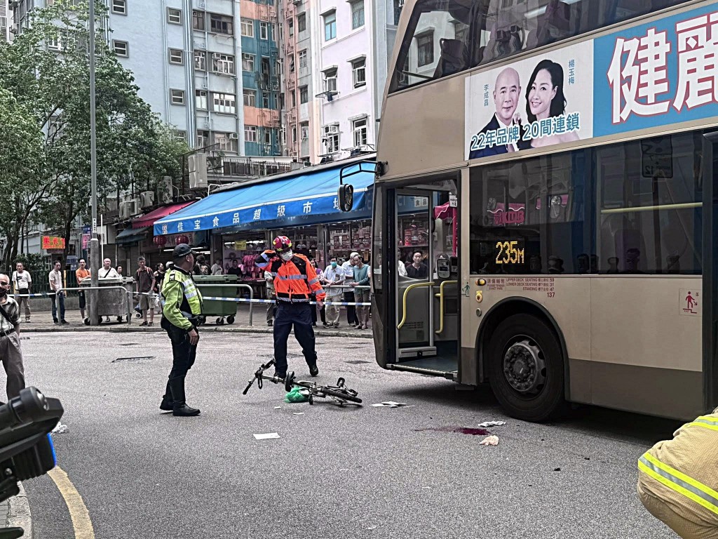 現場遺下一部單車。網圖 現場遺下一部單車。網圖