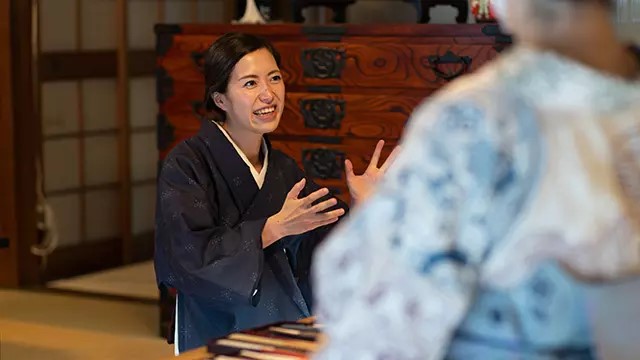 大西里枝是京都傳統工藝京扇子「大西常商店」第4代社長。大西常商店官網