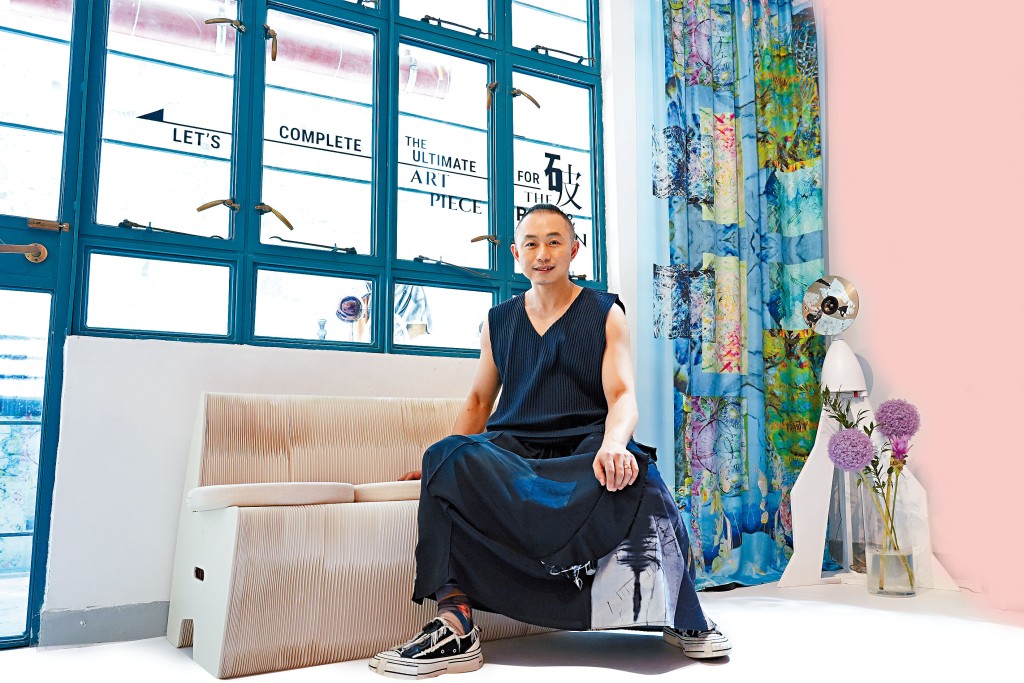 在香港居住、出生於上海的時裝設計師Vincent Li，以可持續發展時裝為設計理念，自2014年在澳洲成立自家品牌後，已四處搜羅永續布料進行創作。