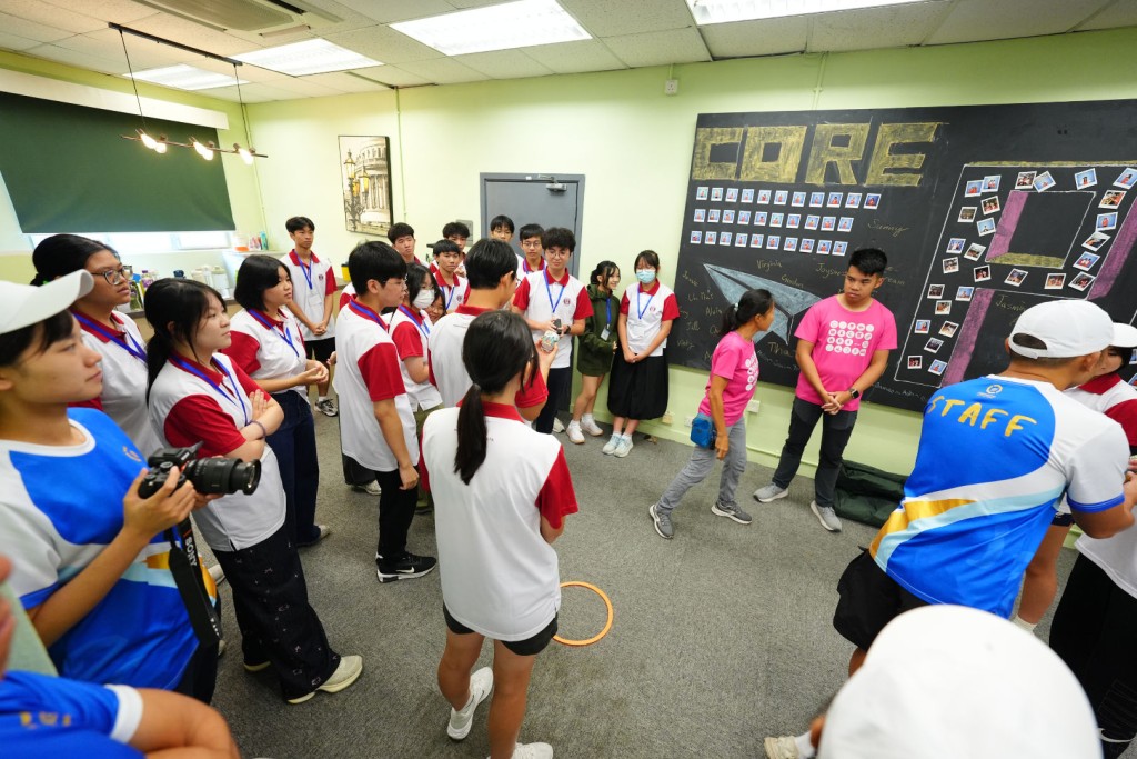 「青Teen友法」師友計劃啟動禮,今年計劃有近120位本港中學及大專生,與近20位律師友師參加。香港律師會圖片 「青Teen友法」師友計劃啟動禮,今年計劃有近120位本港中學及大專生,與近20位律師友師參加。香港律師會圖片