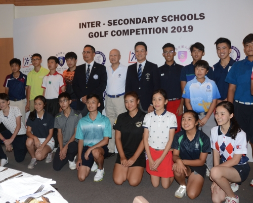 香港高爾夫球總會行政總裁賴以尊讚揚球手備戰態度認真，令整體水平提升。　馮梓健攝