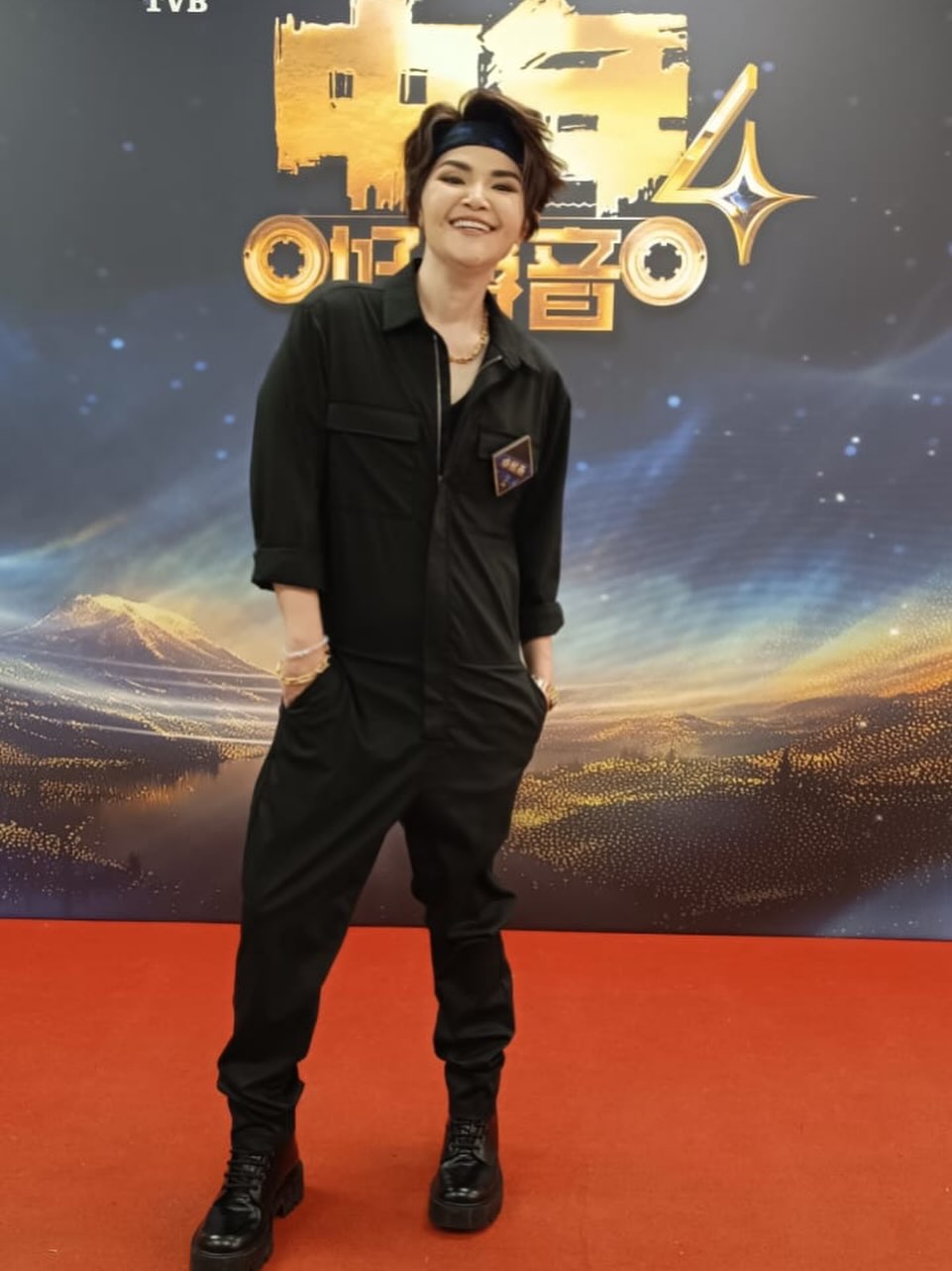 45歲的卓猷燕,報稱是地產公司董事,曾是《中年好聲音4》的黑馬。 45歲的卓猷燕,報稱是地產公司董事,曾是《中年好聲音4》的黑馬。