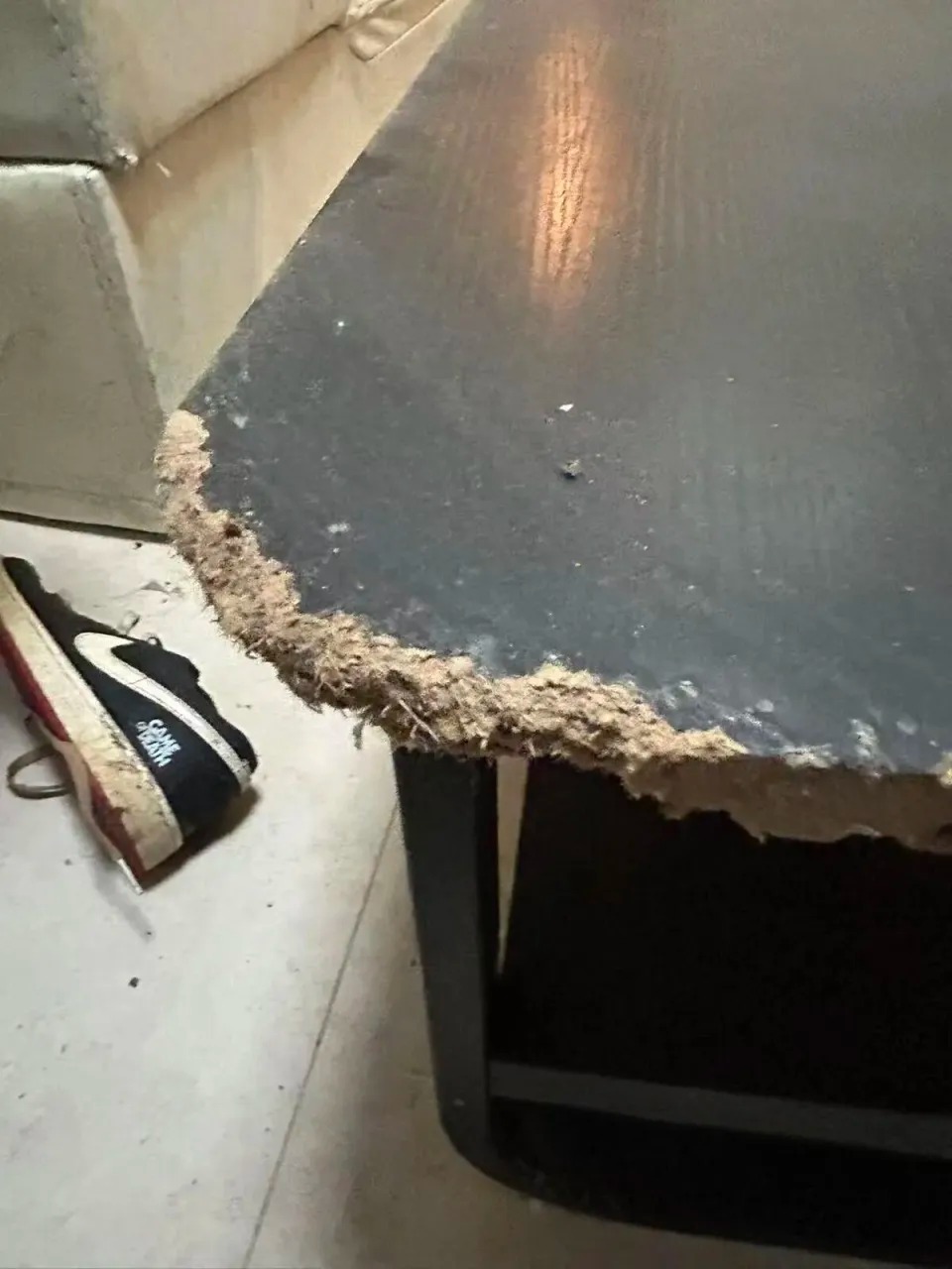 电视柜及床头柜等家私全数报销。