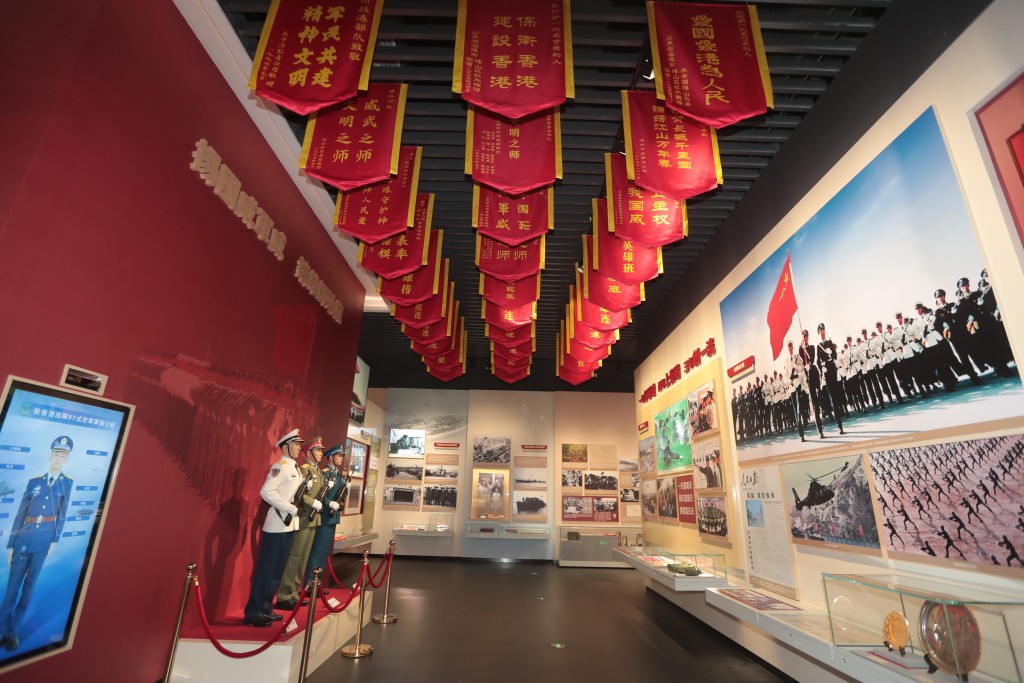 參觀「中國人民解放軍駐香港部隊展覽中心」是二級運輸主任新入職必修的課程。資料圖片 參觀「中國人民解放軍駐香港部隊展覽中心」是二級運輸主任新入職必修的課程。資料圖片