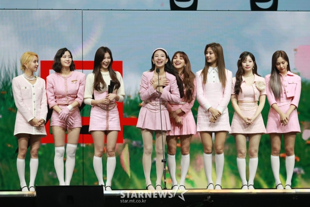 TWICE去年奪得年度歌手。
