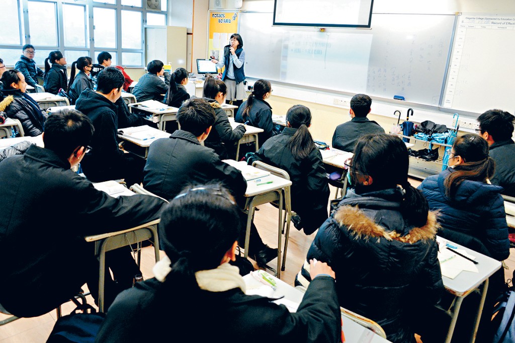 三層應急機制將延長至今年底，有校長認為當局長遠應鼓勵學界交流，協助建立正向校園氣氛。