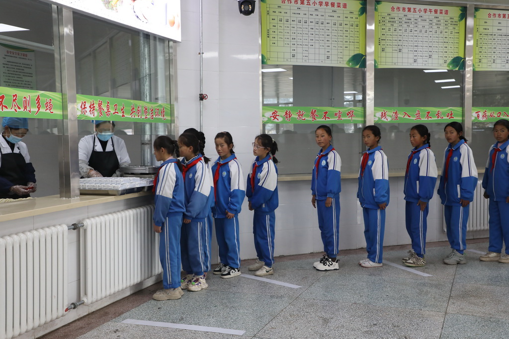 國家全力保障學生饍食質素,嚴打校園餐腐敗。新華社 國家全力保障學生饍食質素,嚴打校園餐腐敗。新華社