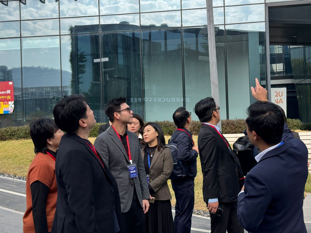 前海管理局今日（17日）邀請多名立法會議員到訪前海。